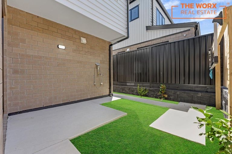 Photo of property in 12a Mcleod Road, Weymouth, Auckland, 2103
