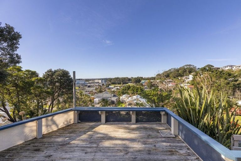 Photo of property in 32 Ngamotu Road, Moturoa, New Plymouth, 4310