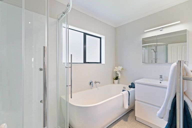 Photo of property in 47 Paynters Avenue, Strandon, New Plymouth, 4312