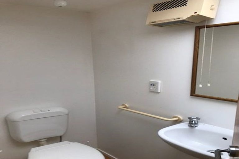 Photo of property in 3a Donald Crescent, Karori, Wellington, 6012