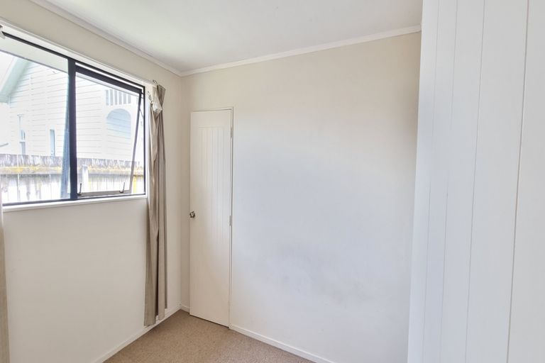 Photo of property in 13 Cleek Road, Mangere East, Auckland, 2024