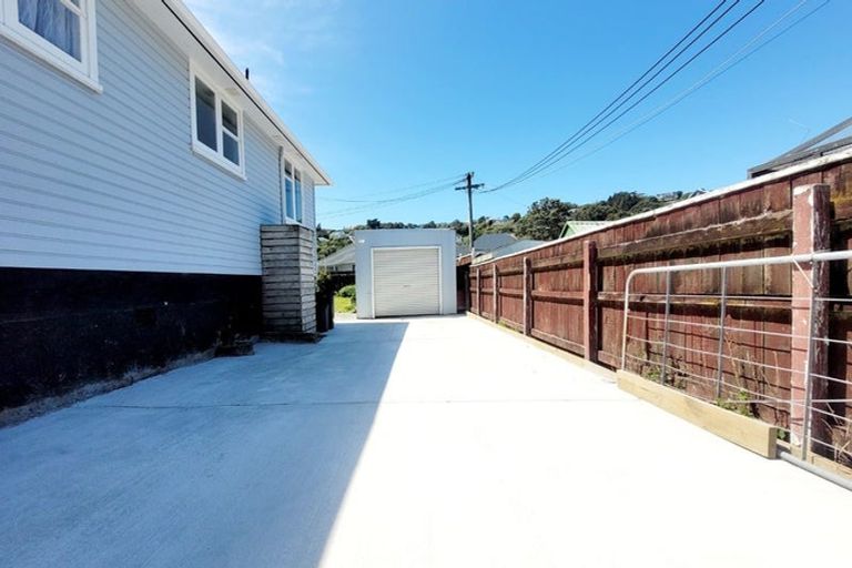 Photo of property in 61 Morere Street, Titahi Bay, Porirua, 5022