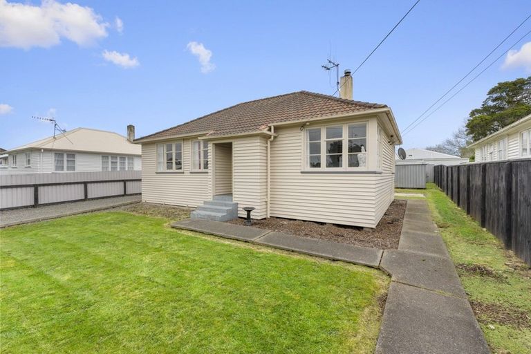 Photo of property in 26 Bell Street, Marton, 4710