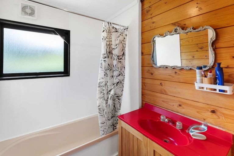 Photo of property in 9 Wilson Road, Hunterville, 4730