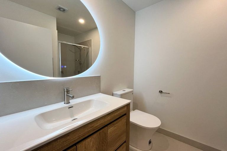 Photo of property in 16/9 Aeroview Drive, Beach Haven, Auckland, 0626