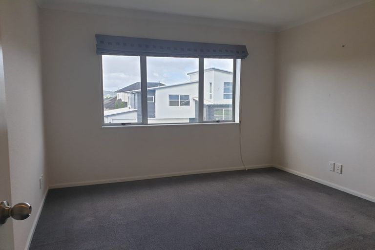 Photo of property in 9 Seresin Crescent, Flat Bush, Auckland, 2016
