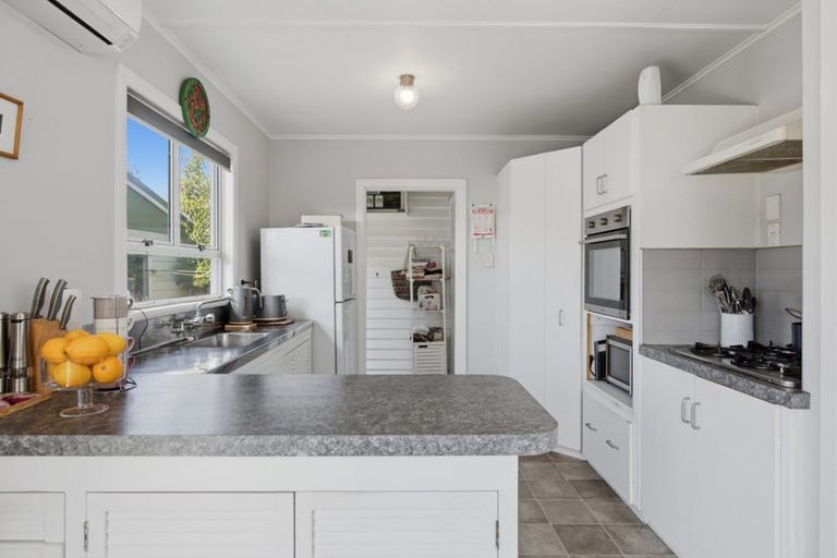 Photo of property in 1/5 Rainsford Street, Moturoa, New Plymouth, 4310