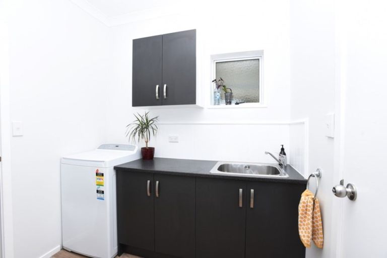 Photo of property in 431 Great North Road, Winton, 9720