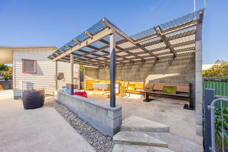 Photo of property in 9 Pukeko Place, Westshore, Napier, 4110