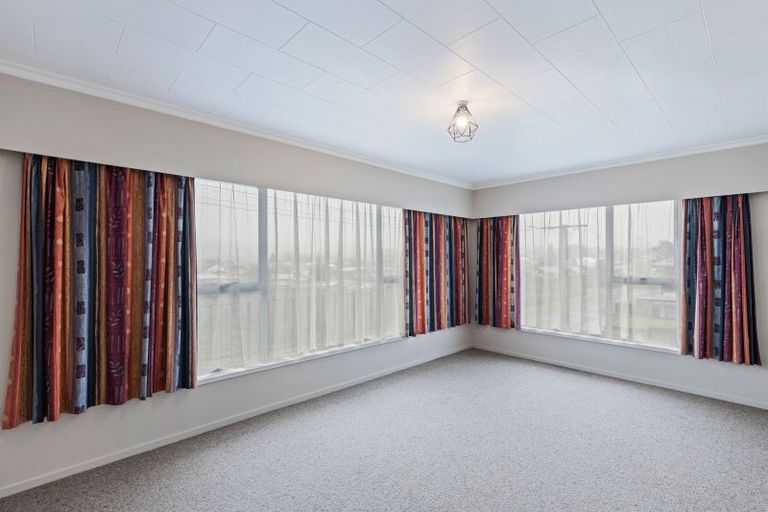 Photo of property in 61 Cracroft Street, Waitara, 4320