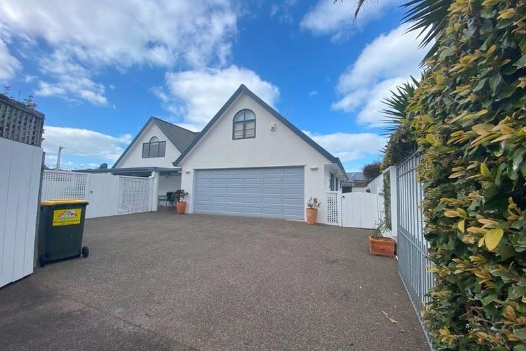 Photo of property in 2/90 Nile Road, Milford, Auckland, 0620