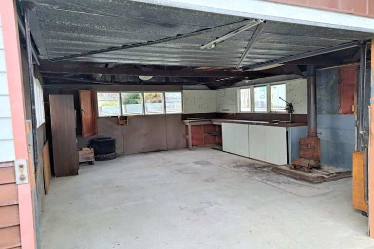 Photo of property in 9 George Street, Balclutha, 9230