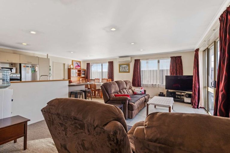 Photo of property in 24 Finchley Place, Hamilton East, Hamilton, 3216