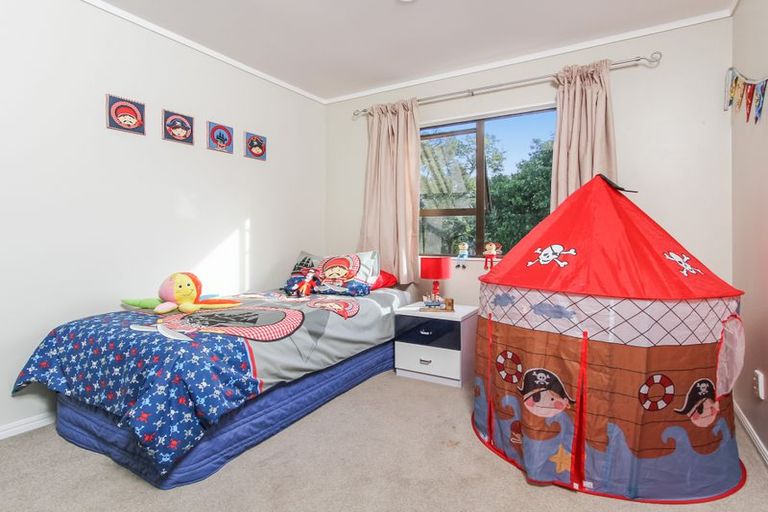 Photo of property in 3/427 Don Buck Road, Massey, Auckland, 0614