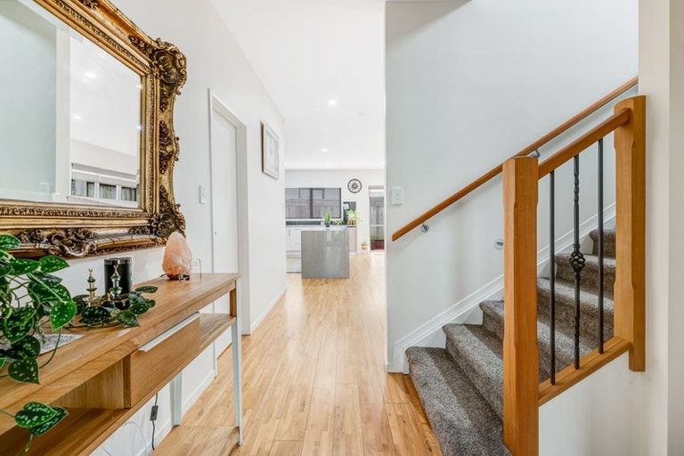 Photo of property in 30 Salamanca Road, Sunnynook, Auckland, 0620