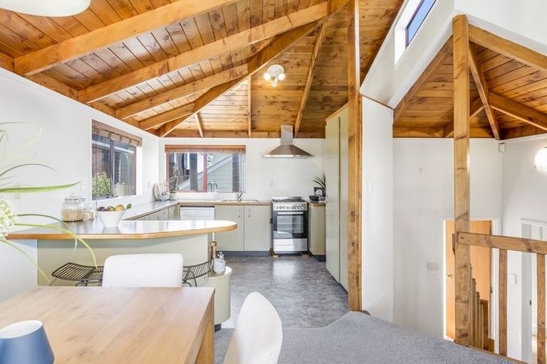 Photo of property in 2/43 Rawene Road, Birkenhead, Auckland, 0626