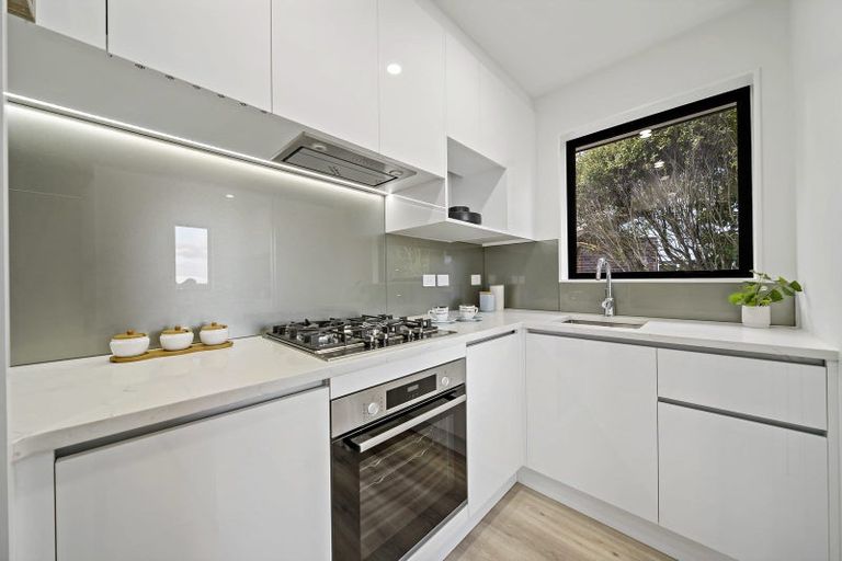 Photo of property in 11 Tawapou Close, Massey, Auckland, 0614