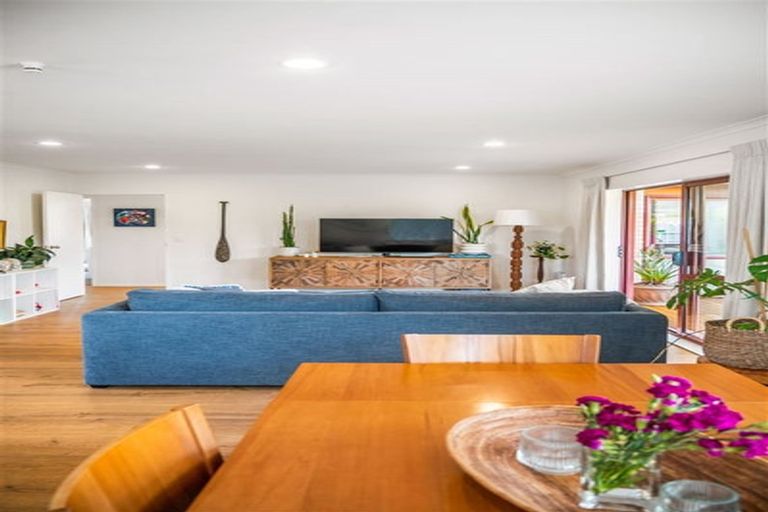 Photo of property in 732d Te Atatu Road, Te Atatu Peninsula, Auckland, 0610