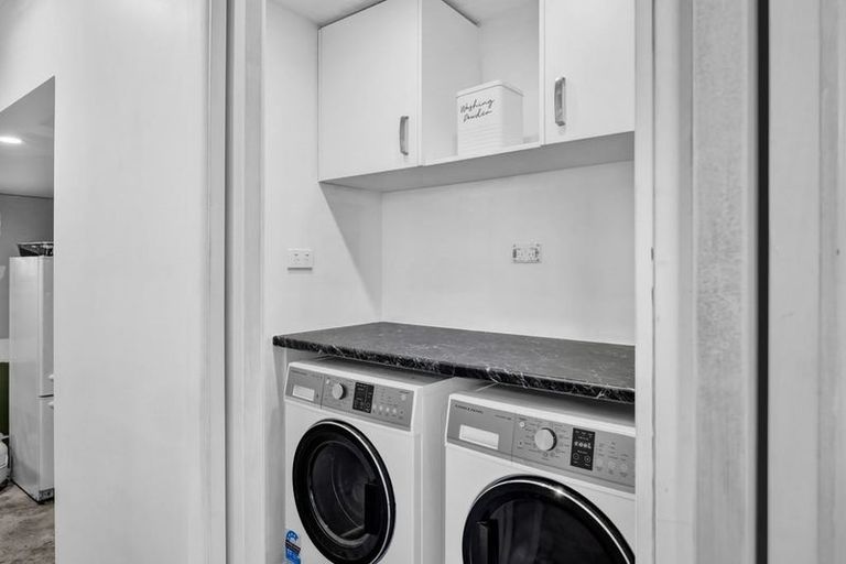 Photo of property in 11 Preston Street, Eltham, 4322