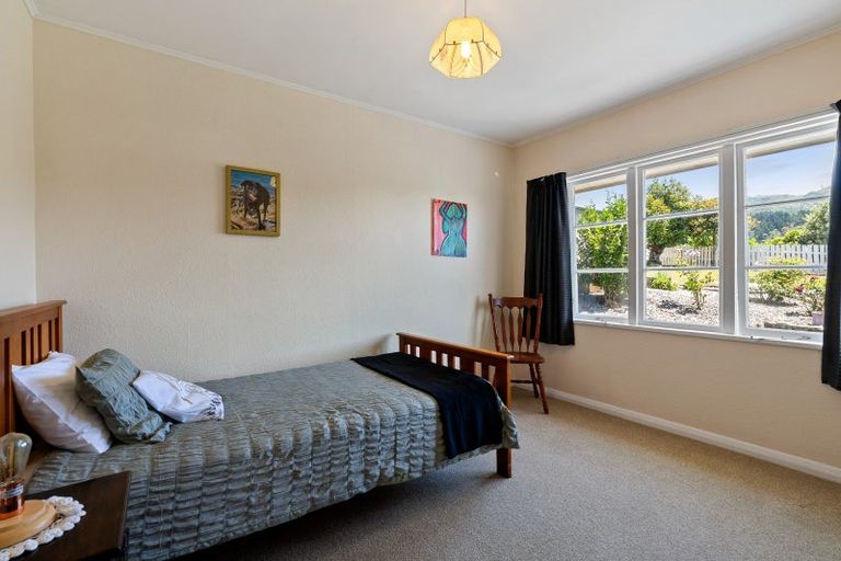 Photo of property in 61 Ranui Terrace, Tawa, Wellington, 5028