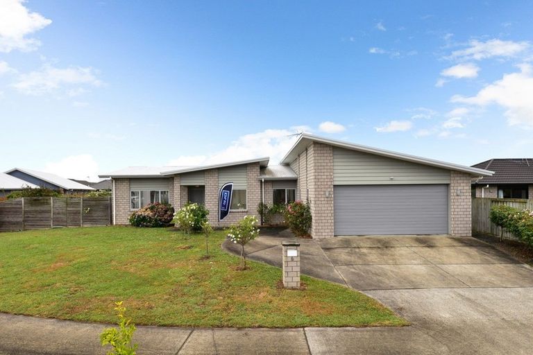 Photo of property in 16 Piwakawaka Court, Rototuna North, Hamilton, 3210