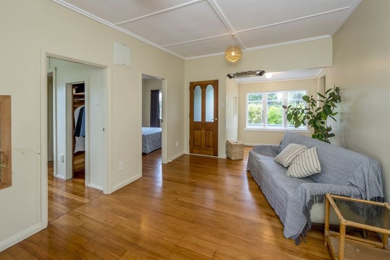 Photo of property in 9 Manuka Street, Otaki Beach, Otaki, 5512