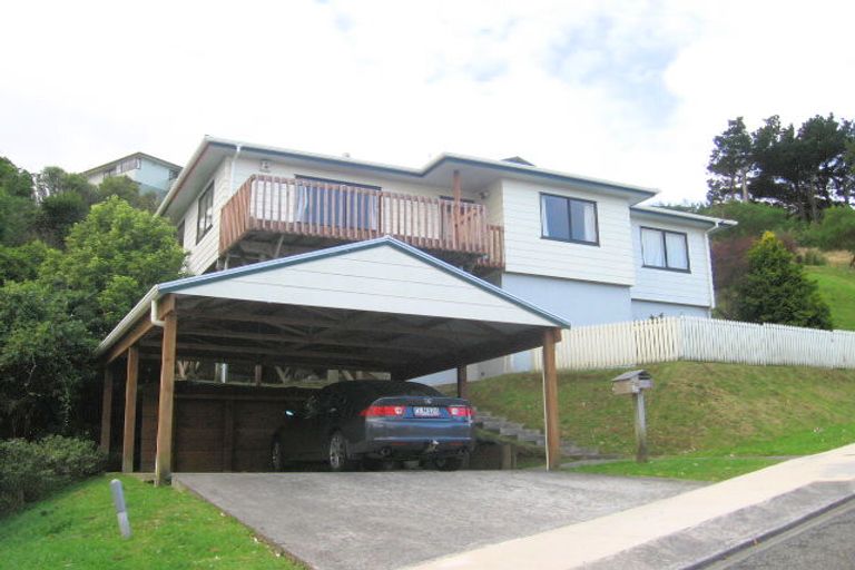 Photo of property in 25 Dominica Crescent, Grenada Village, Wellington, 6037