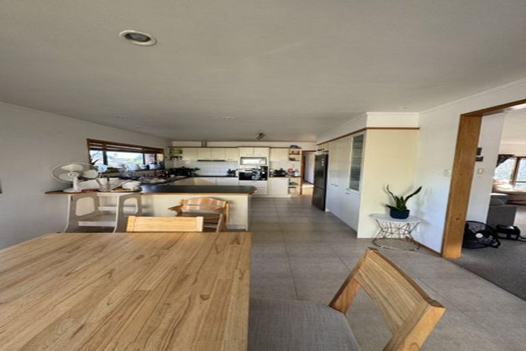 Photo of property in 21 Voltaire Court, Botany Downs, Auckland, 2010