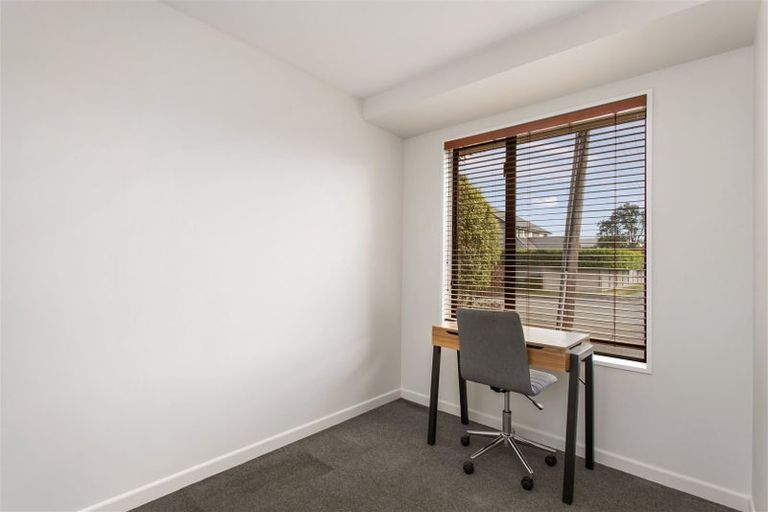 Photo of property in 1/12 Gleneagles Terrace, Ilam, Christchurch, 8053