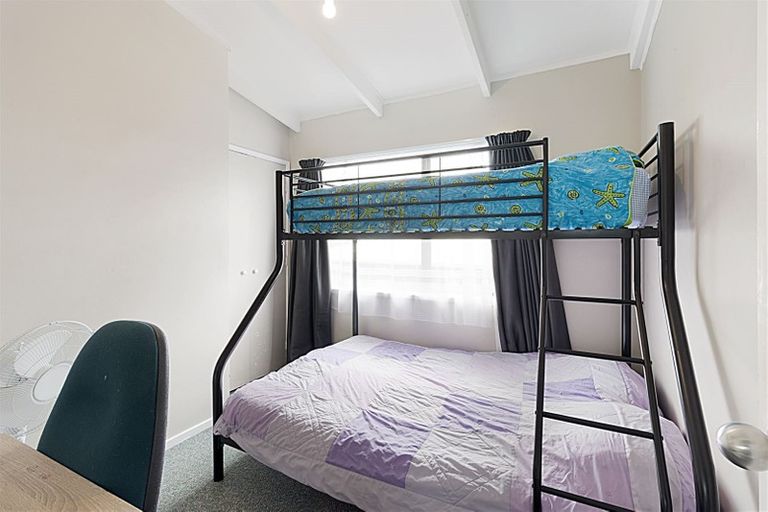 Photo of property in 19 Riserra Drive, Ranui, Auckland, 0612