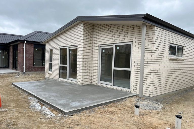 Photo of property in 21 Waruhia Crescent, Rototuna North, 3281