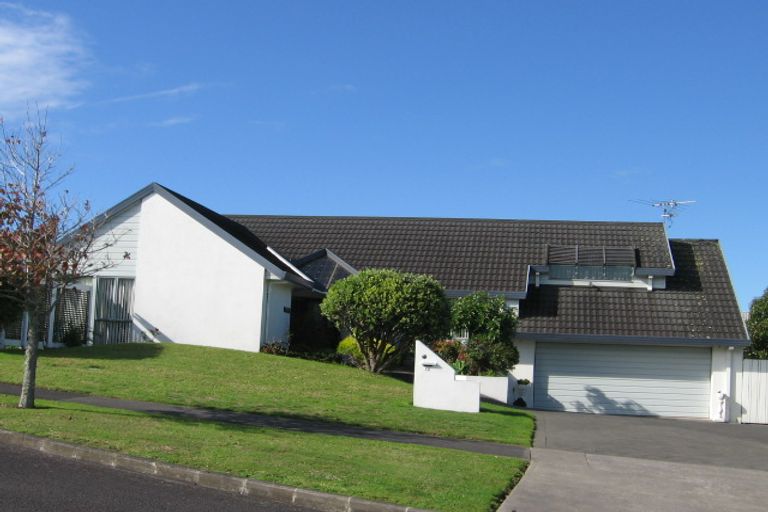 Photo of property in 12 Sharples Place, Somerville, Auckland, 2014