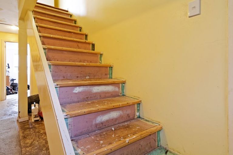 Photo of property in 50 Derwent Crescent, Titirangi, Auckland, 0604