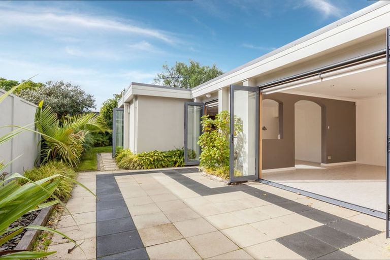 Photo of property in 15 Fordyce Avenue, Sunnyhills, Auckland, 2010