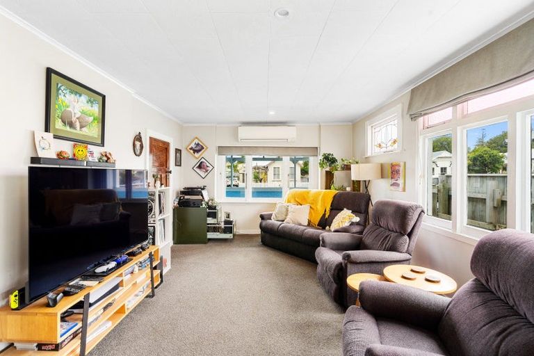 Photo of property in 127 Wellesley Road, Napier South, Napier, 4110