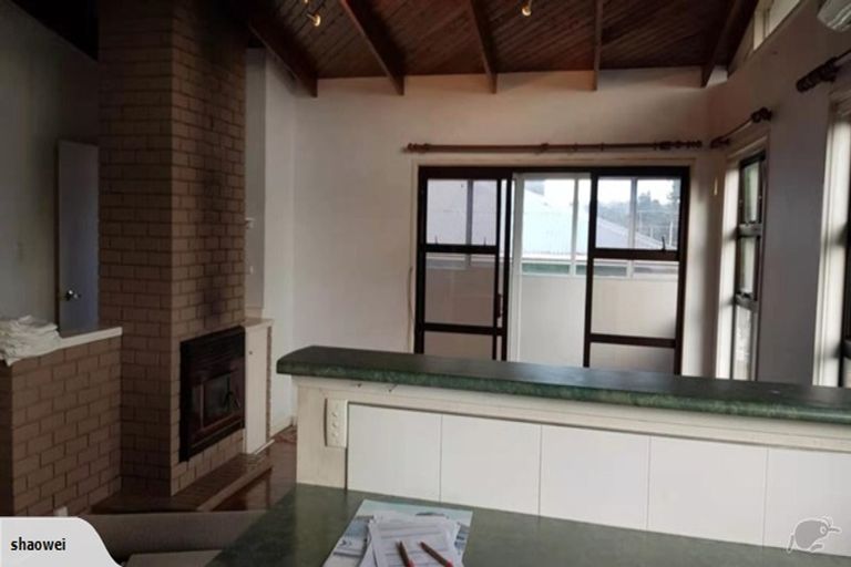 Photo of property in 24 Harrington Road, Henderson, Auckland, 0610