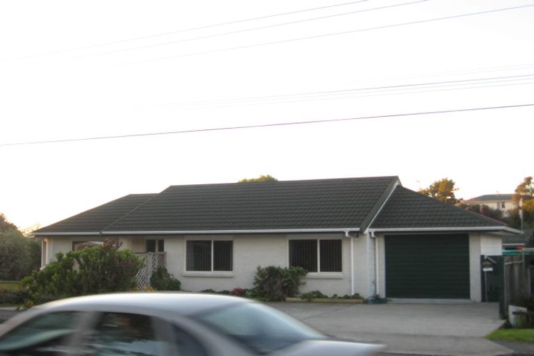 Photo of property in 2 Kiwi Road, Raumati Beach, Paraparaumu, 5032