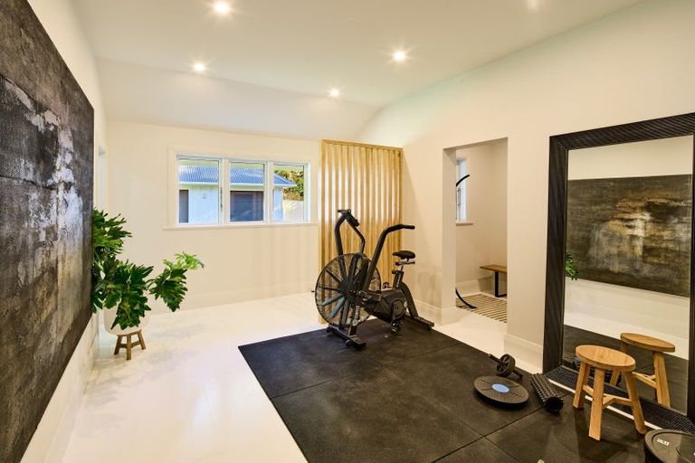 Photo of property in Wilton House, 1 Wilton Bush Road, Wilton, Wellington, 6012