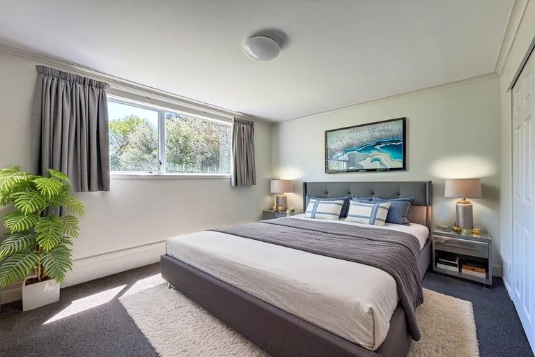 Photo of property in 6 Link Road, Newlands, Wellington, 6037