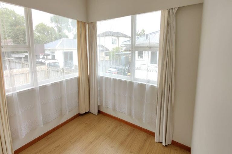 Photo of property in 46 Tiraumea Drive, Pakuranga, Auckland, 2010