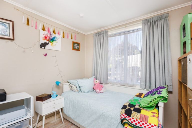 Photo of property in 25 Dahlstrom Grove, Kelvin Grove, Palmerston North, 4414