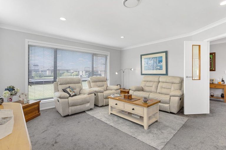 Photo of property in 13 Feist Street, Carterton, 5713