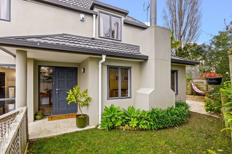 Photo of property in 2/33 Waipa Street, Birkenhead, Auckland, 0626