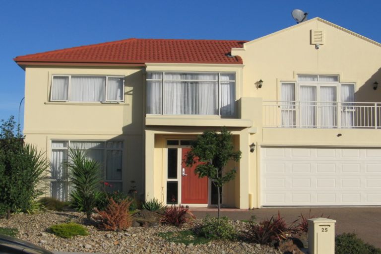 Photo of property in 25 Ballymore Drive, Pinehill, Auckland, 0632