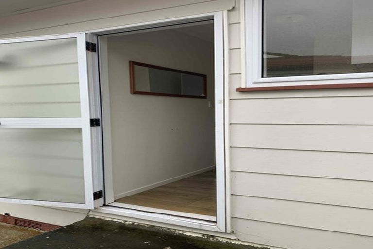 Photo of property in 25 Nassau Avenue, Grenada North, Wellington, 5028