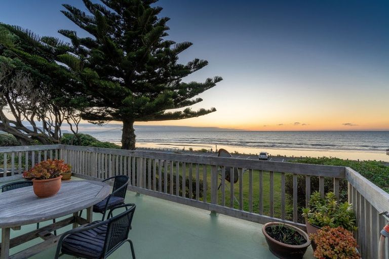 Photo of property in 136 The Parade, Paekakariki, 5034