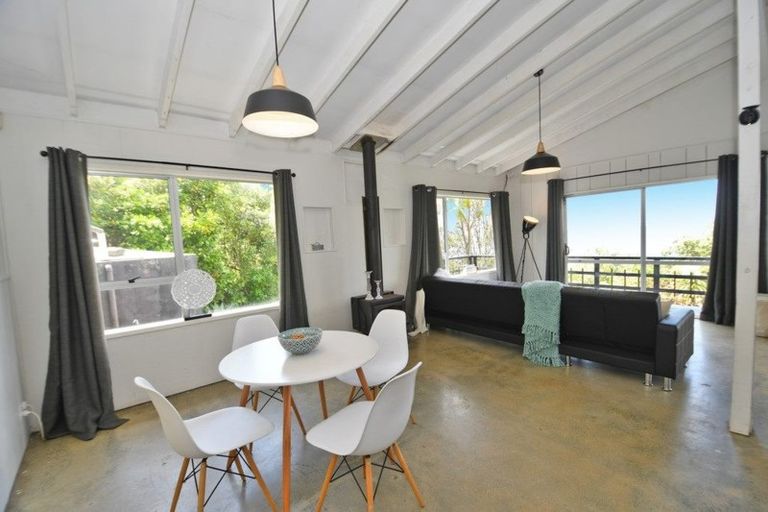 Photo of property in 17 Wonderview Road, Leigh, 0985