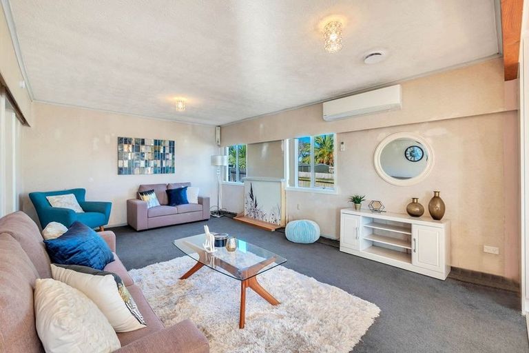 Photo of property in 55 Sturges Road, Henderson, Auckland, 0612