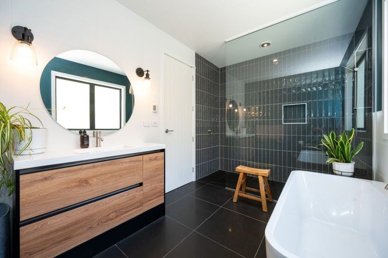 Photo of property in 20 Quarry Ridge, Poraiti, Napier, 4182