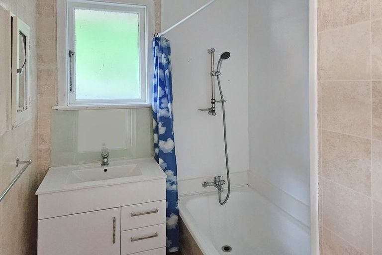 Photo of property in 14 Thomson Grove, Stokes Valley, Lower Hutt, 5019